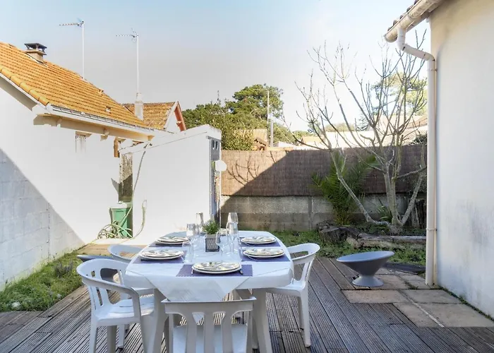 Maison De Bourg A Deux Pas De La