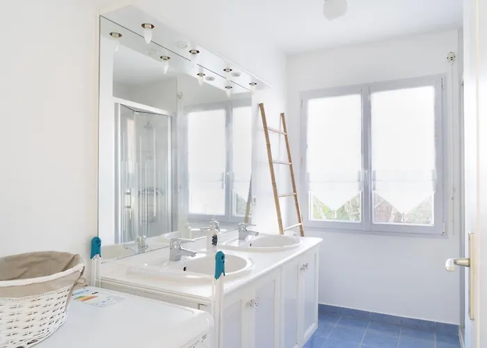 Maison De Bourg A Deux Pas De La *