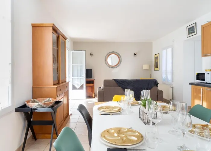 Maison De Bourg à Deux Pas De La Hébergement de vacances