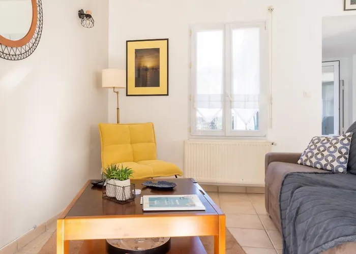 Maison De Bourg à Deux Pas De La